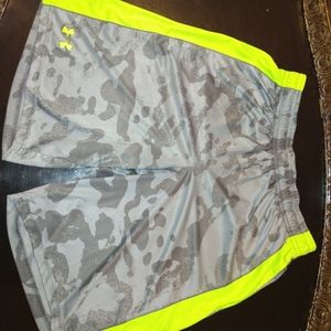 Mens under armour shorts size Medium